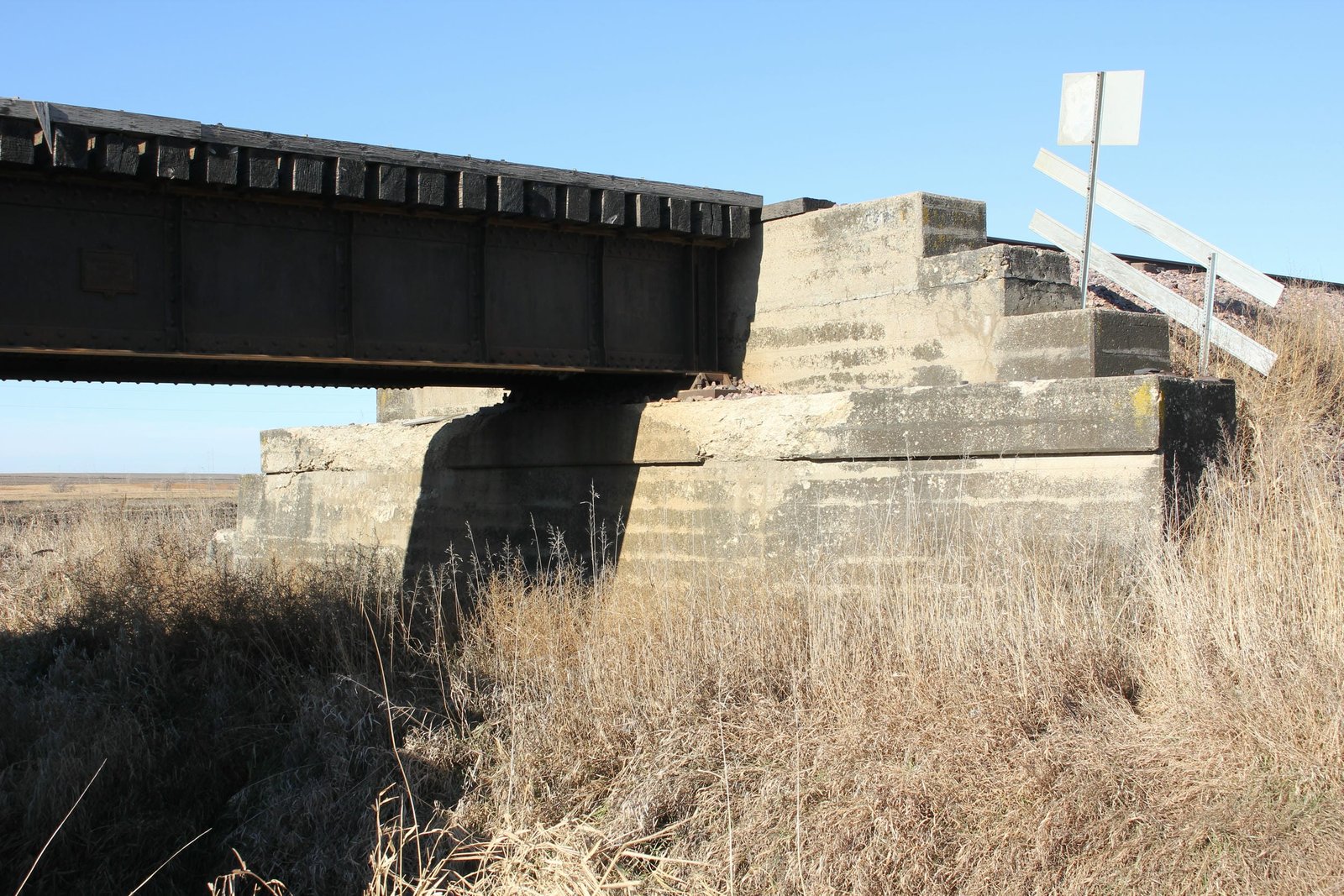 North abutment